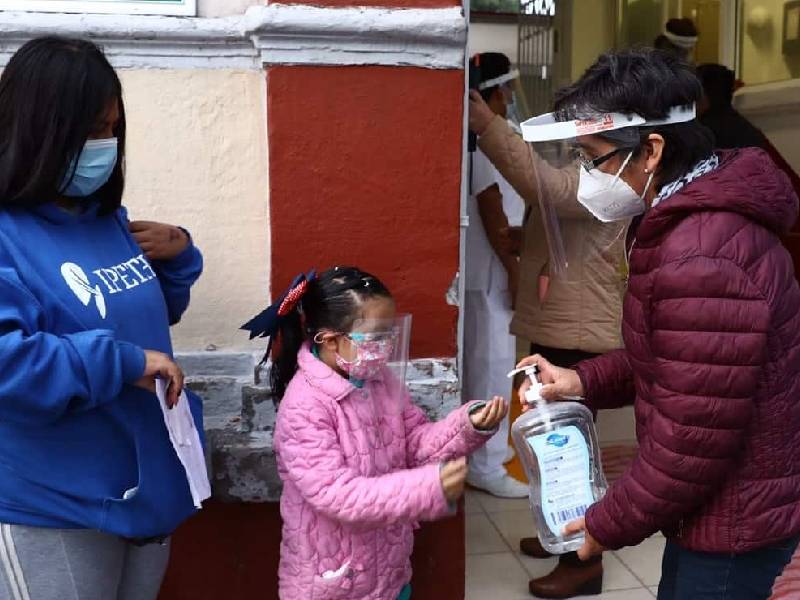 Movimiento nacional cuestiona la estrategia ÔÇ£realÔÇØ en este regreso a clases