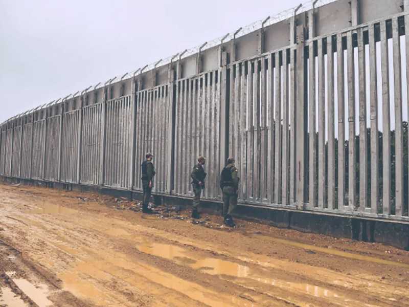 Tecnología y murosÔÇª contra migrantes en Grecia