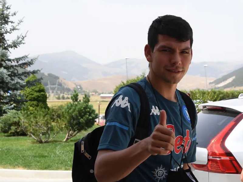 Chucky Lozano regresa a Nápoles, pero no podrá jugar por tres semanas