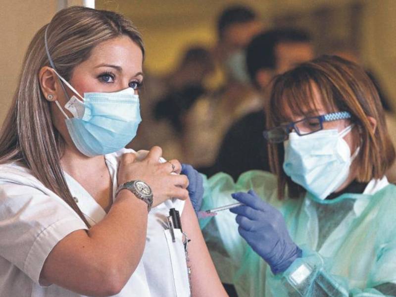 Proponen impuesto a ricos para librar crisis por Covid-19