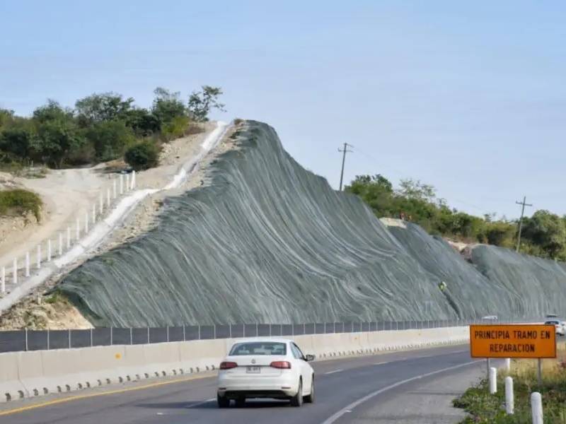 Semáforo rojo frena al sector carretero