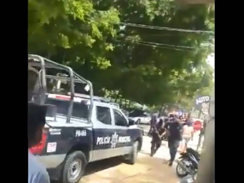 Video: Arrestan a joven porÔǪ ¡¡¡No usar cubrebocas!!!