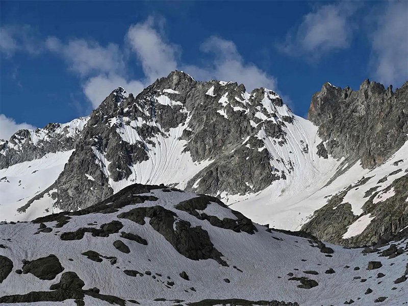 Muere youtuber mientras grababa un video en una montaña