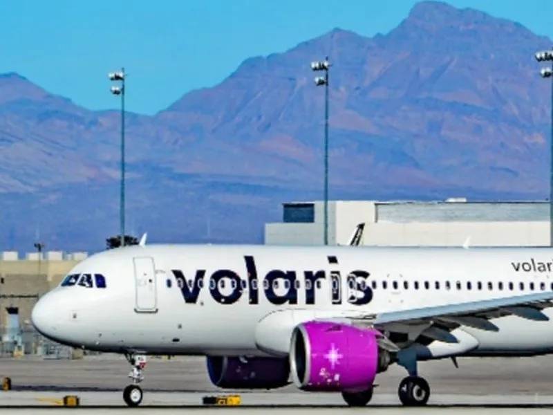 Sobrecargos que denunciaron exceso de asignación de horas de vuelo en al menos seis vuelos, señalan que Volaris pretende despedirlos