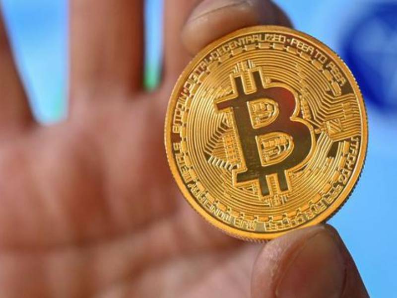 ¡Vuelve a niveles récord! Bitcoin supera los 50 mil dólares