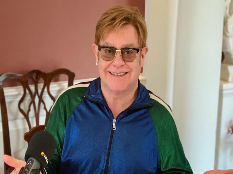 Elton John retrasa su gira hasta 2023 por problemas en su cadera