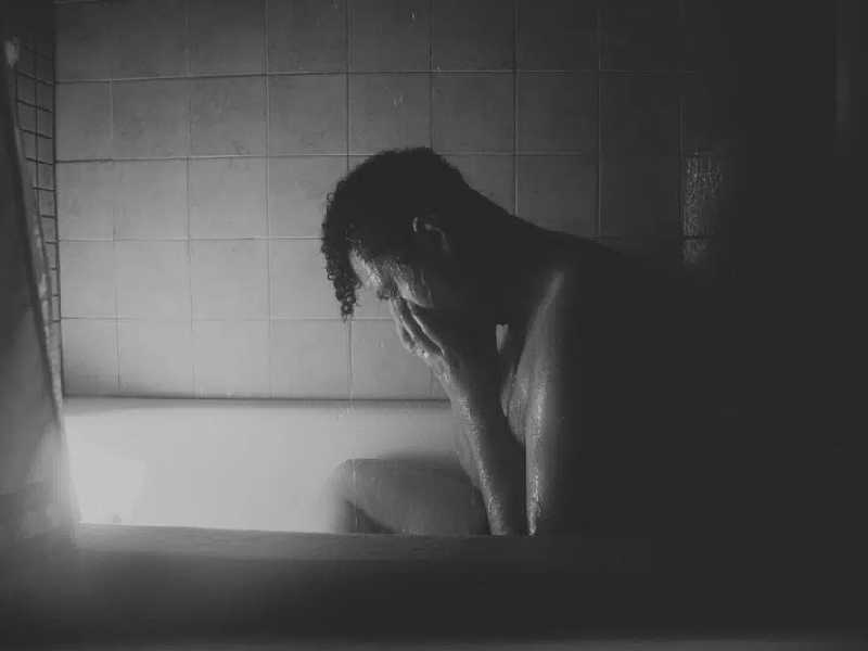 Aumentan 120% llamadas de apoyos contra suicidios