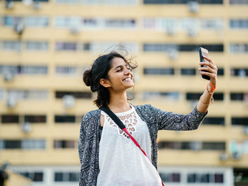 Redes sociales generan bienestar entre jóvenes si hay interacción positiva