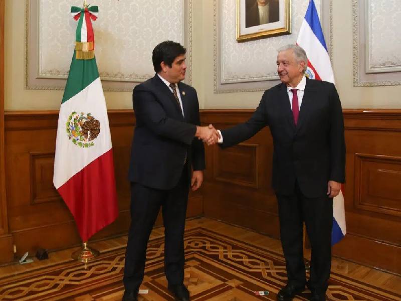 AMLO recibe a cinco jefes de Estado y les ofrece cena