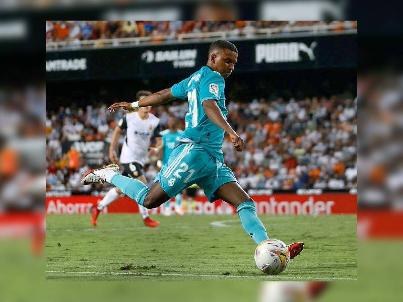 Con goles de Vinicius y Benzema, Real Madrid remonta 2-1 al Velencia