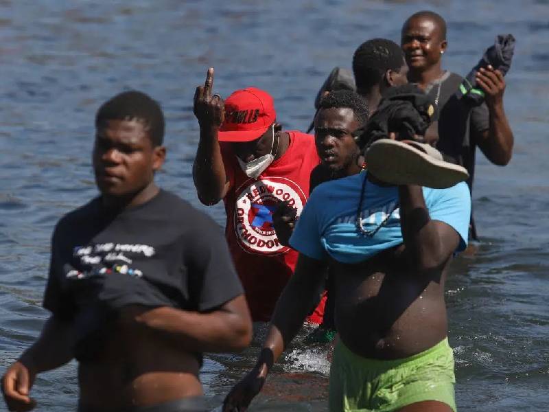 Las fronteras no están abiertas para los migrantes: Mayorkas