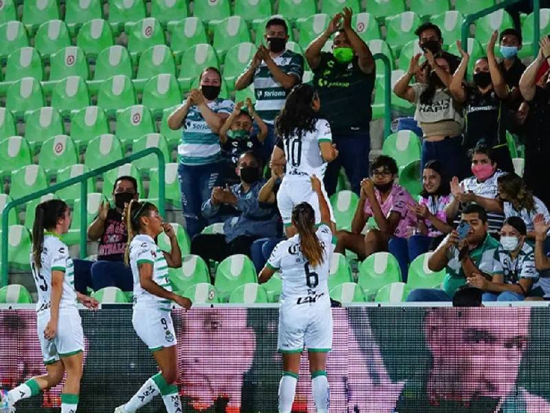 Cofece sanciona a 17 clubes de Liga MX y FMF por prácticas monopólicas
