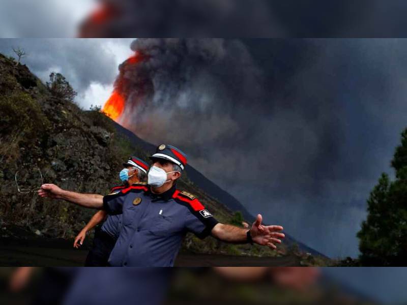 Reabren aeropuerto de La Palma en España, clausurado por cenizas volcánicas