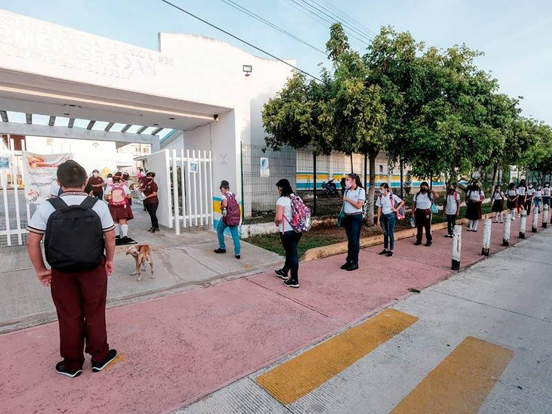 Detectan 79 casos de Covid-19 en escuelas; 39 son de alumnos