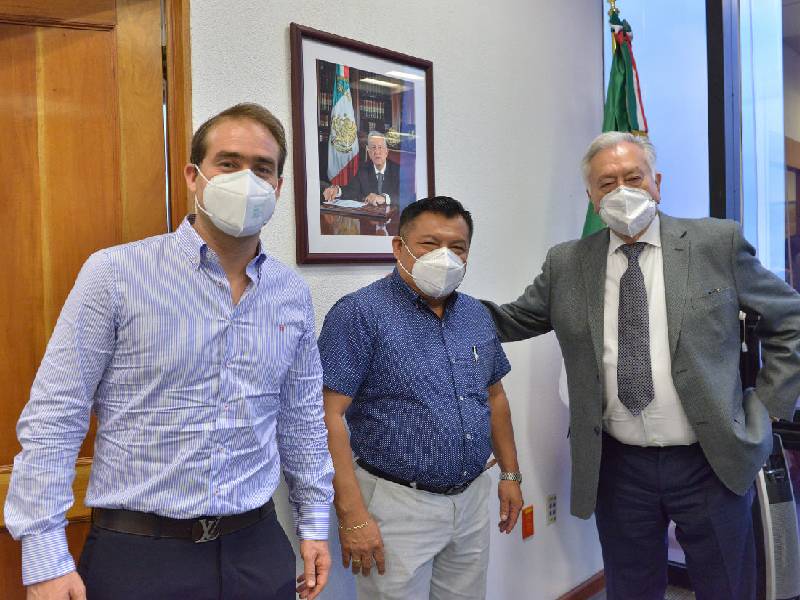 Marciano Dzul se reúne con el Director de la CFE Manuel Bartlett