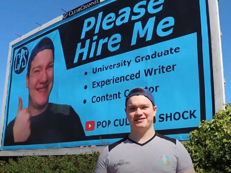 Video. ÔÇ£Por favor, contrátameÔÇØ Joven renta espectacular para conseguir empleo