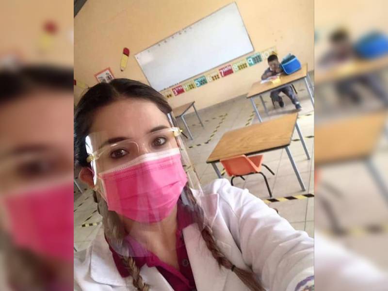 Critican a maestra de kínder por exhibir al único alumno que asistió a clases