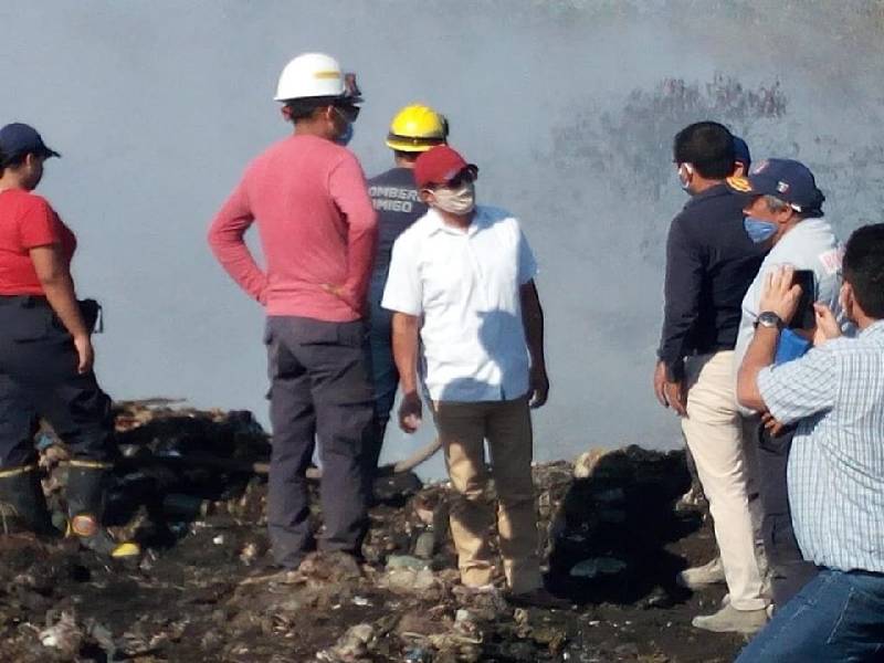 Bomberos sofocan incendio
