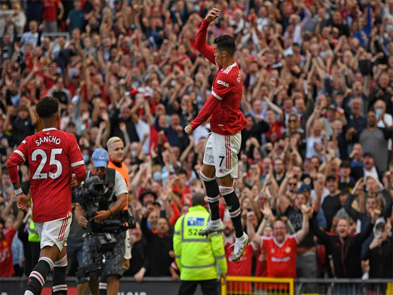 Cristiano Ronaldo se luce con el United en la Liga de Inglaterra