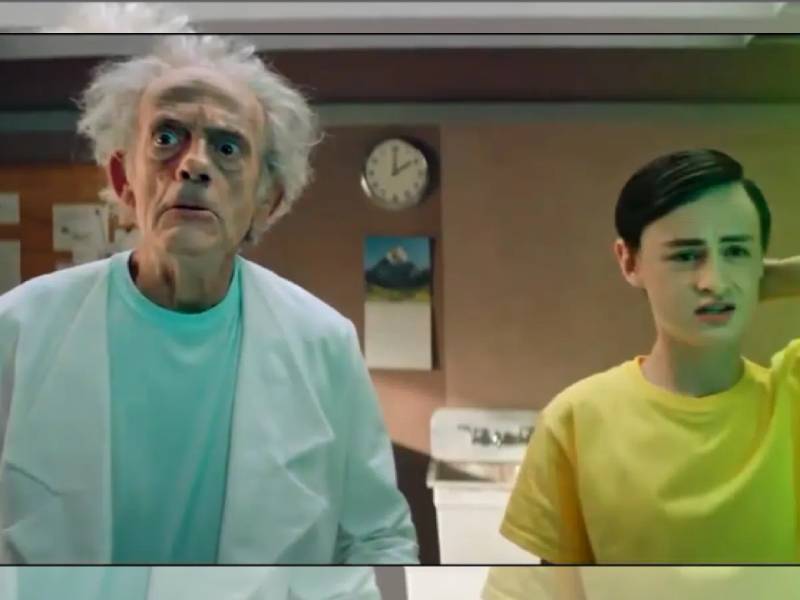 Christopher Lloyd hace la versión live-action de ÔÇ£Rick and MortyÔÇØ
