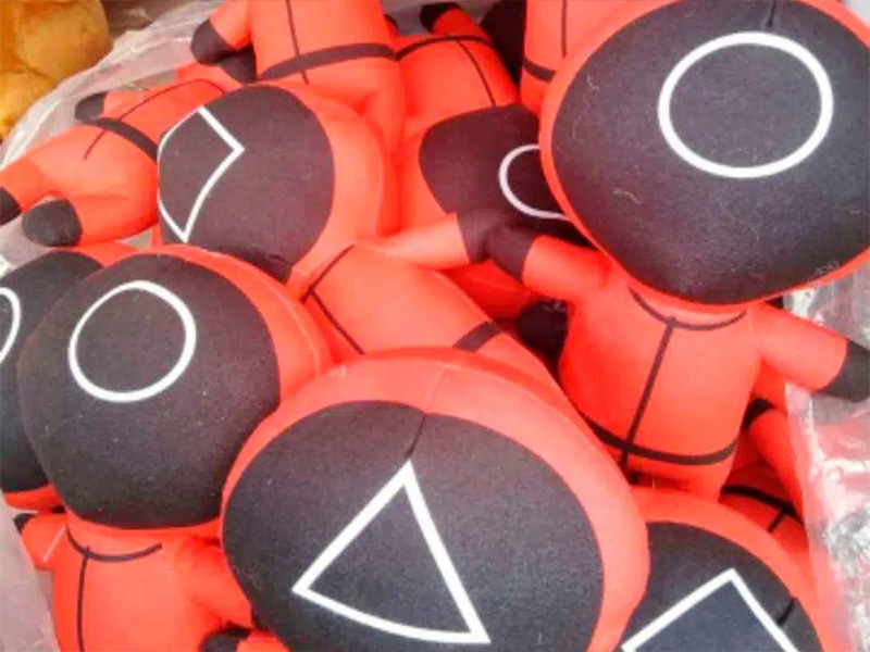 El Juego del Calamar rebasó las pantallas y el furor por la serie se convirtió en un éxito, pero de venta de mercancías.