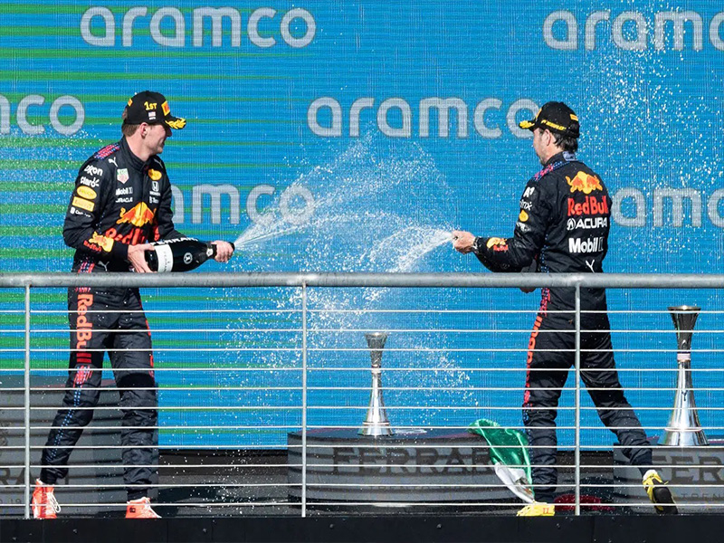 Checo Pérez rebasa a Norris en el Campeonato de Pilotos