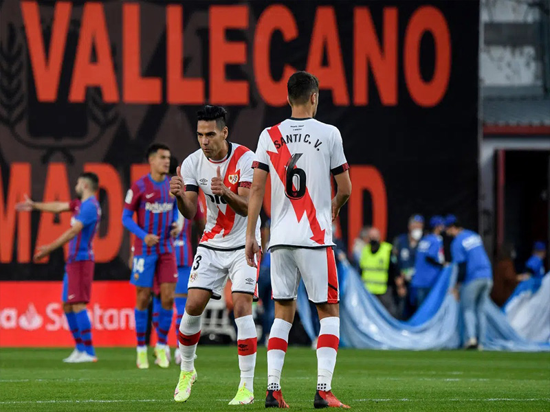 Continúa crisis en Barcelona tras perder contra Rayo Vallecano