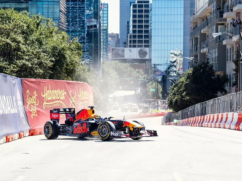 No es fácil ser compañero de Max: Checo Pérez
