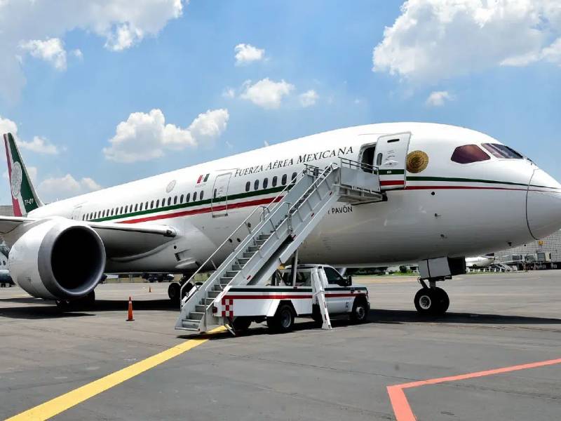 Sacan avión presidencial a dar una vuelta