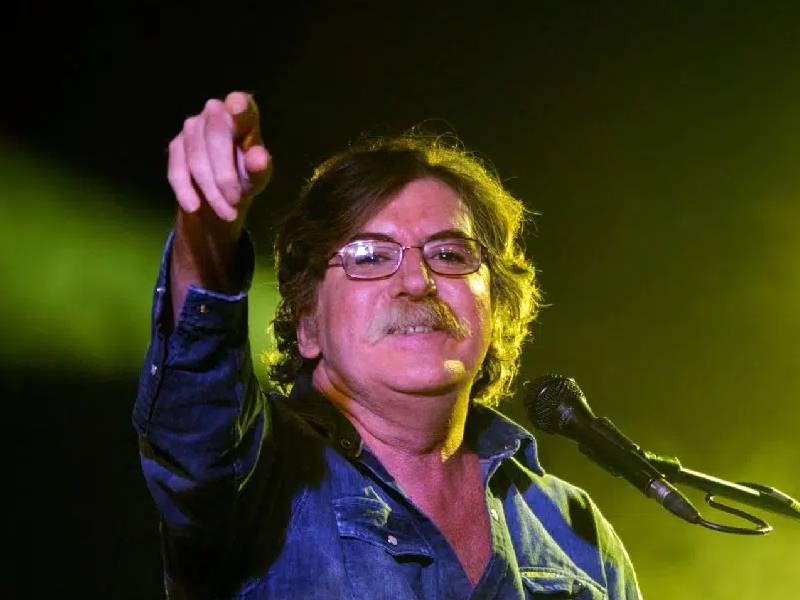 Buenos Aires celebra los 70 años de su roquero emblema, Charly García