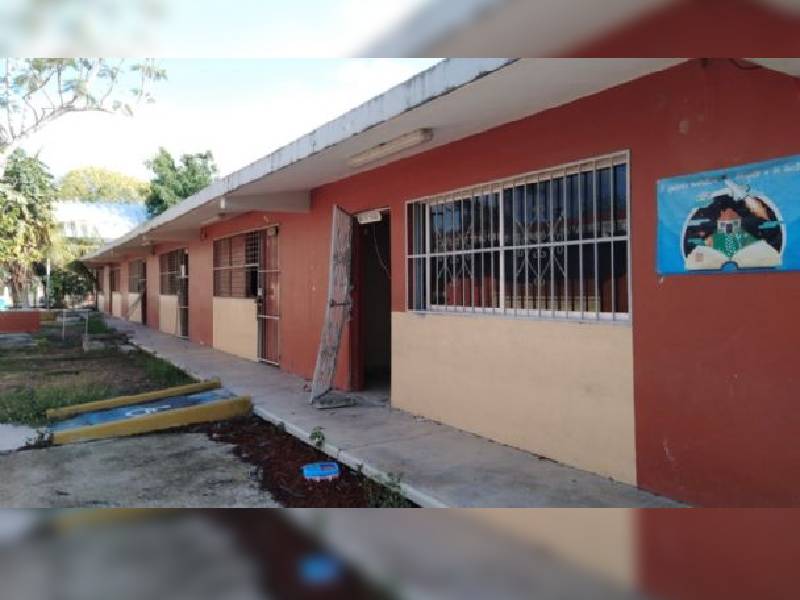 Ya no solo roban tuberías, sino desvalijan transformadores en escuelas