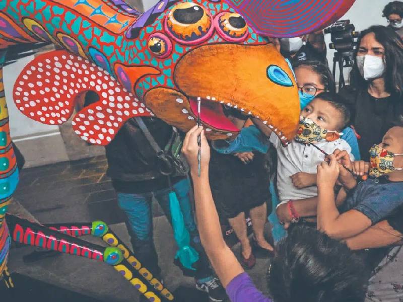 Listos, alebrijes monumentales para el desfile