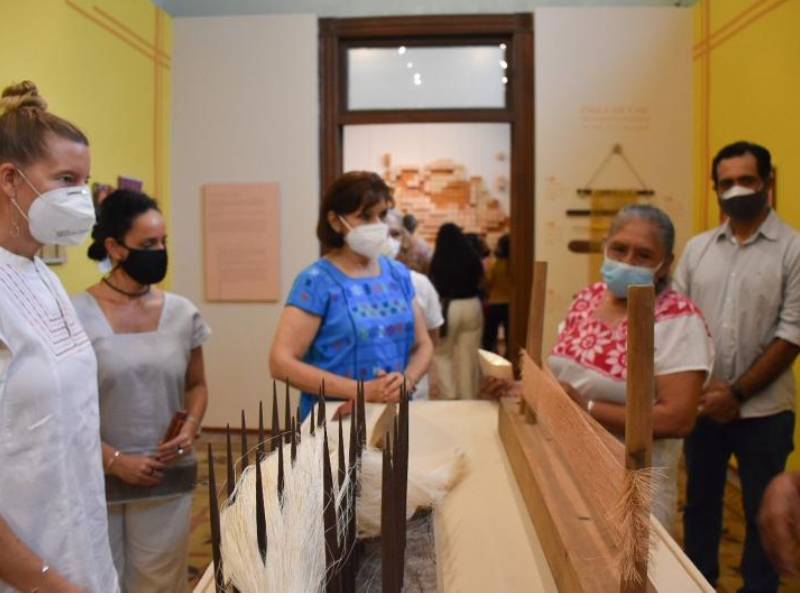 exposición U sakaltbil máaxoni