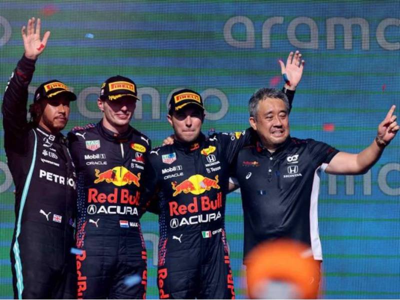 Verstappen gana GP