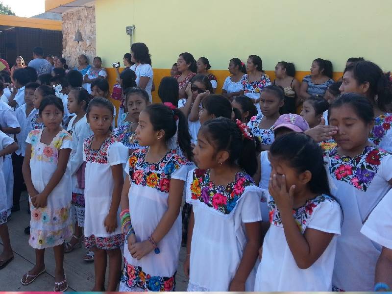 Niñas mayas científicas