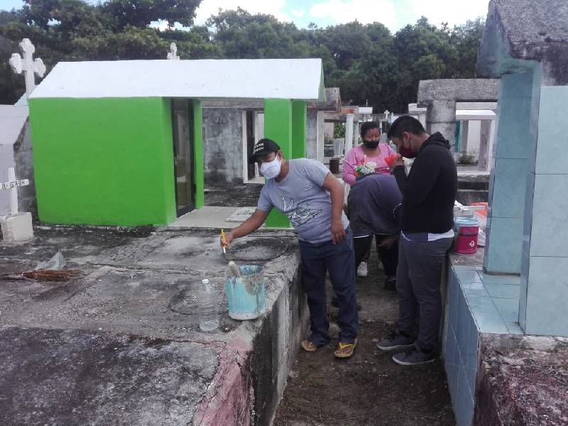 Cementerios de Cancún, listos para "Día de Muertos"