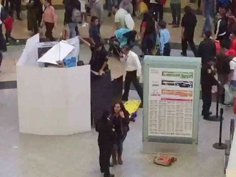 suicidio de adolescente en plaza comercial