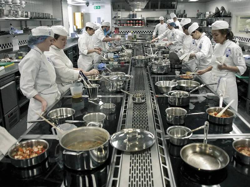 Urgen hoteleros a secretaría de educación a abatir burocratismo