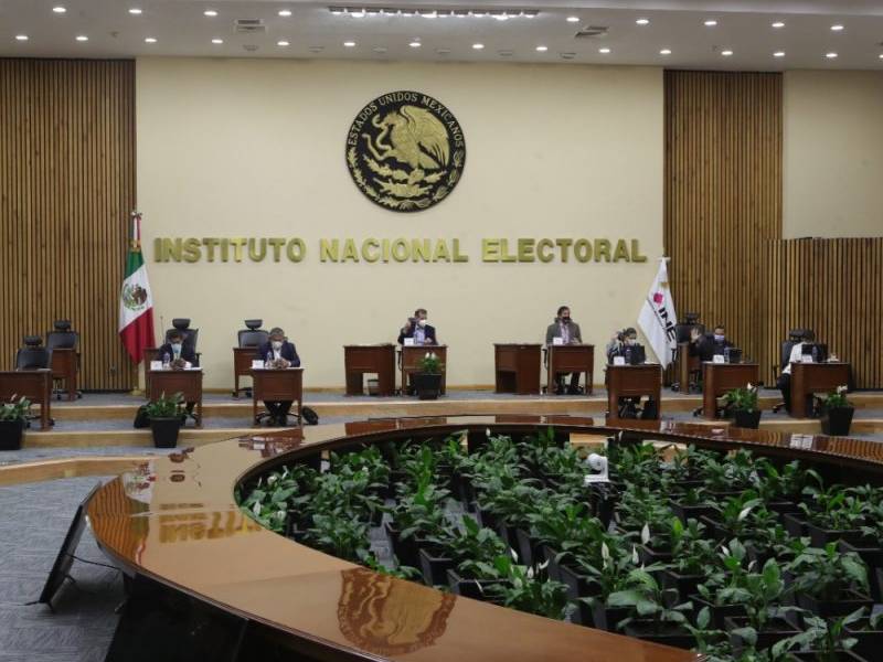 Citarán diputados a Lorenzo Córdova