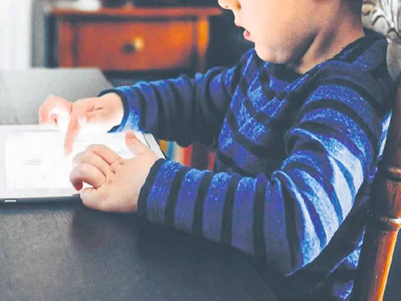 Facebook activa protección para niños y adolescentes