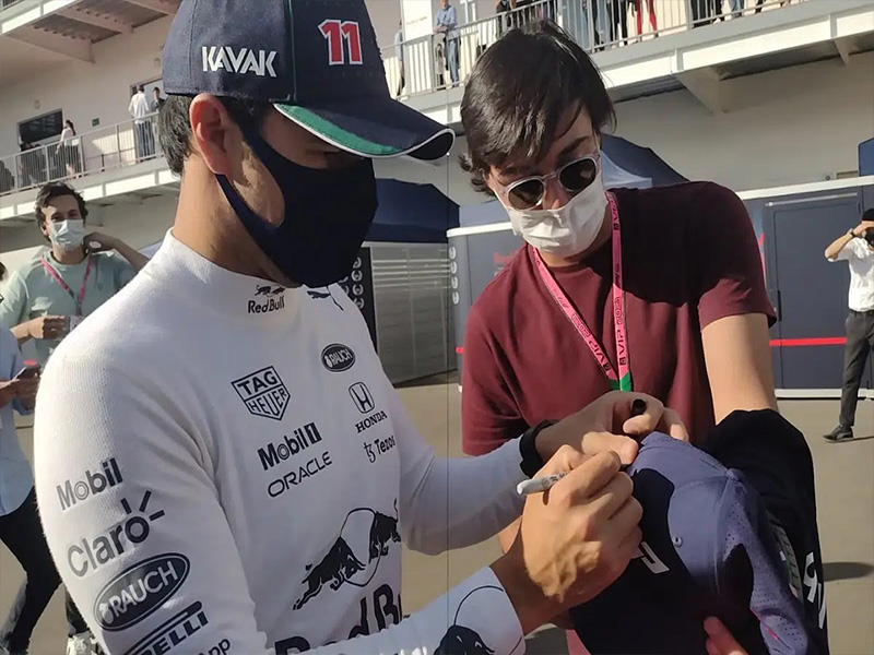 Apoyo incondicional para ÔÇÿChecoÔÇÖ Pérez en el GP de México