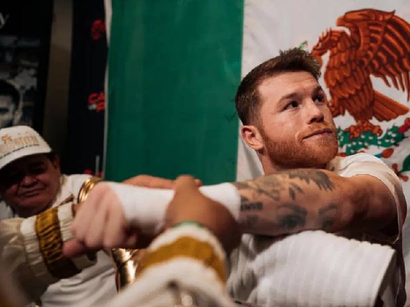 Comparte Canelo millonario donativo para niños con cáncer