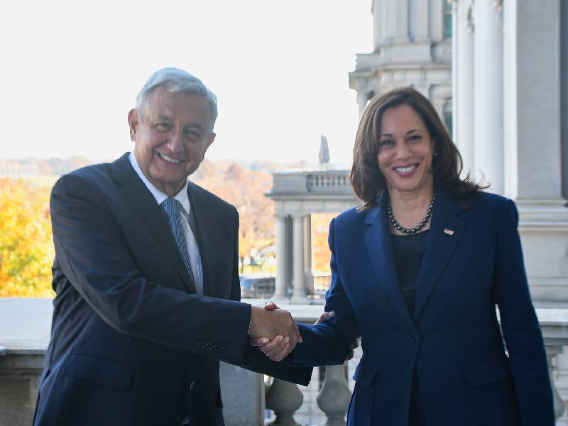 Insiste AMLO a Kamala Harris impulsar Reforma Migratoria