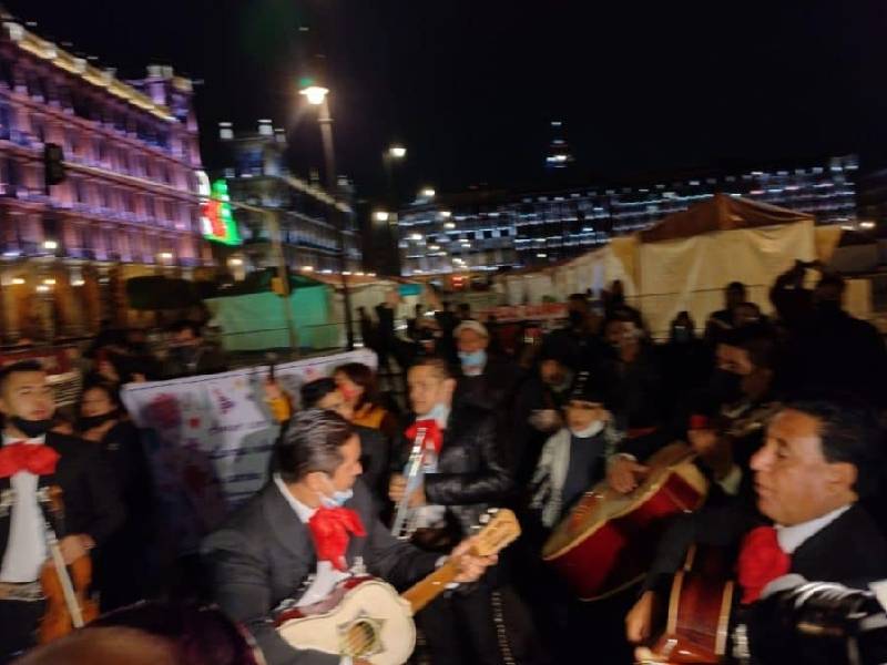 Videos. Le llevan serenata en Palacio Nacional a López Obrador por su cumpleaños