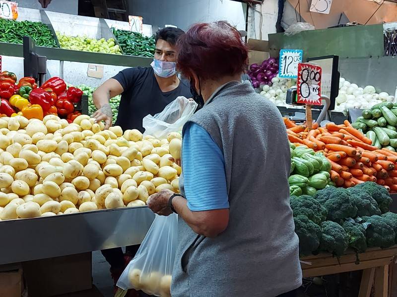 Aumenta carencias alimentarias tras elevarse el precio de la canasta básica