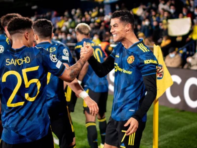 Cristiano Ronaldo mete al Manchester United a octavos de la Champions League