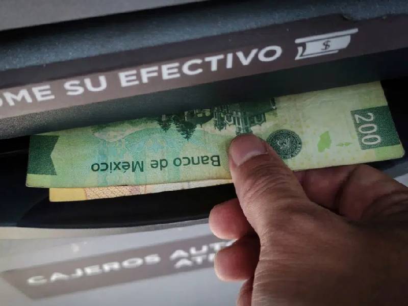 Propuesta de la IP de aumento salarial del 20% es positiva: AMLO