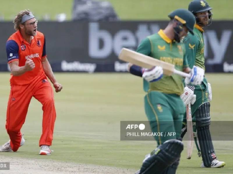 Tras nueva variante de la Covid-19, deportistas buscan salir de Sudáfrica