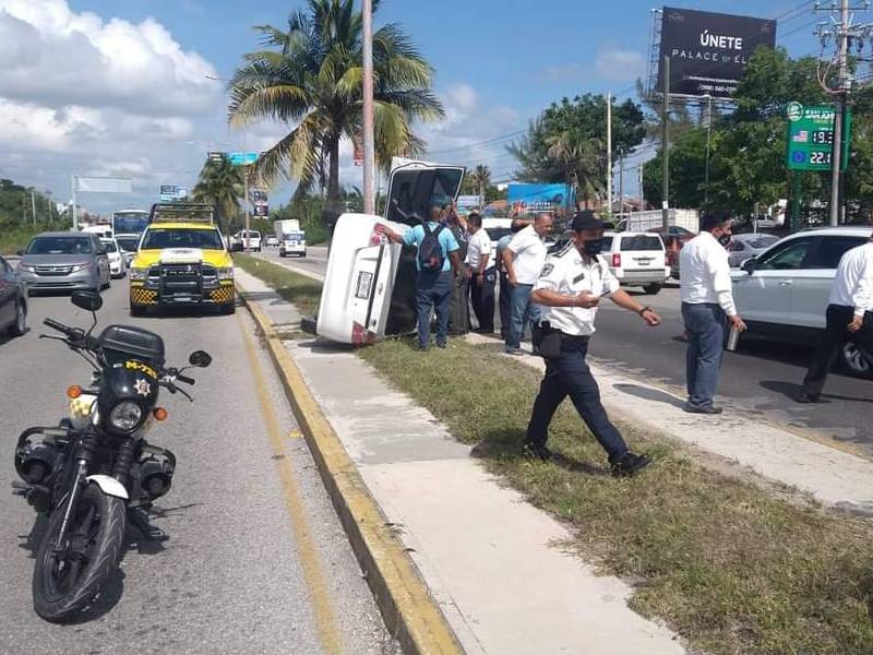 !Precaución! Se registra una volcadura en el Bulevar Luis Donaldo Colosio