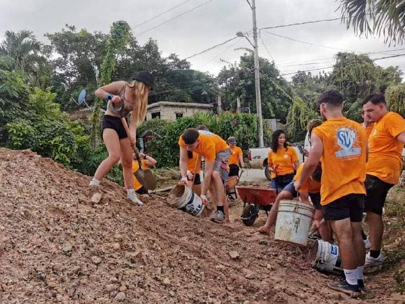 voluntarios estadounidenses en Leona Vicario
